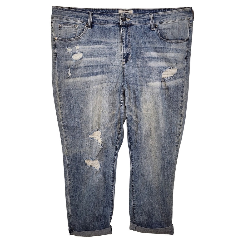 Molly & Isadora Distressed Denim Blue Capris Red Accent Detail Plus‎ Size 22